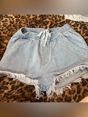 Light Wash Denim Frayed Hem Women's Shorts